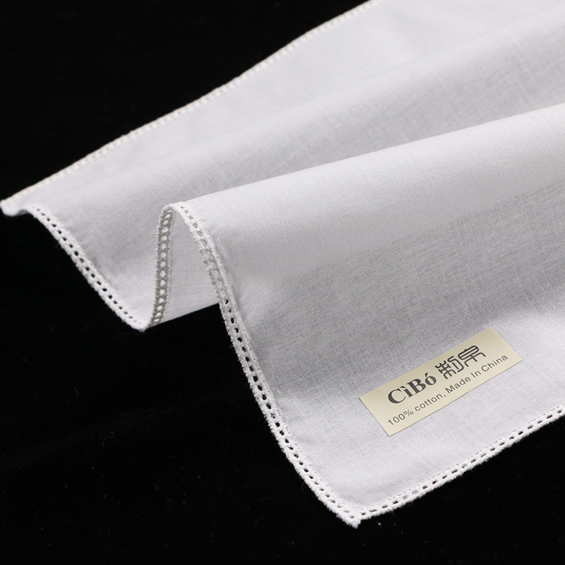 Monogrammed Handkerchief - مناديل قطنية بيضاء مطرزة بالدانتيل C005،