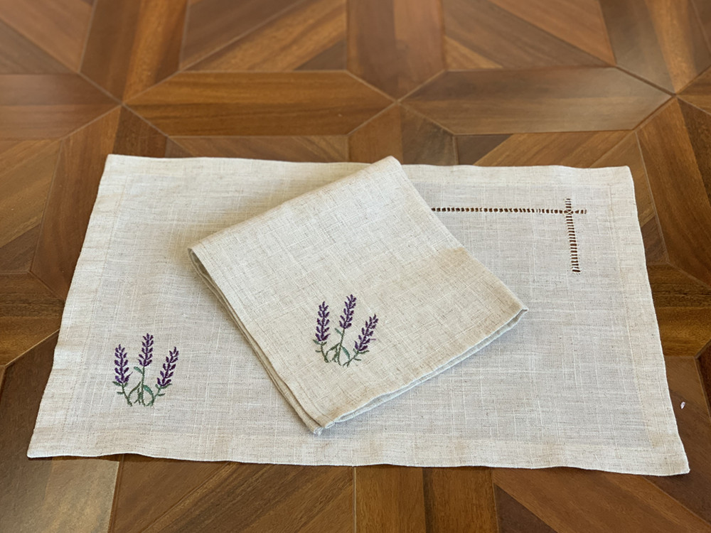 منديل/مفرش طاولة بحواف مزخرفة، - مراجعة Monogrammed Handkerchief وسعره