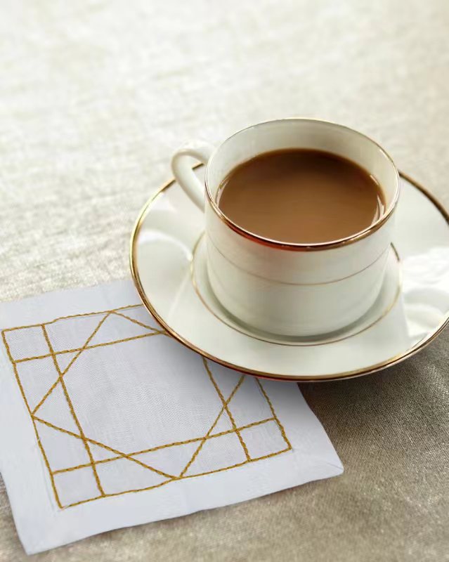 مناديل كوكتيل فاخرة مطرزة من ا - مراجعة Monogrammed Handkerchief وسعره