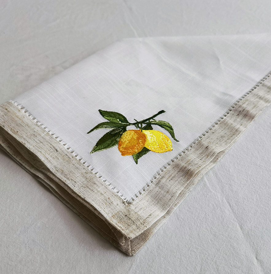 منديل طاولة مطرز بالليمون أنيق - مراجعة Monogrammed Handkerchief وسعره