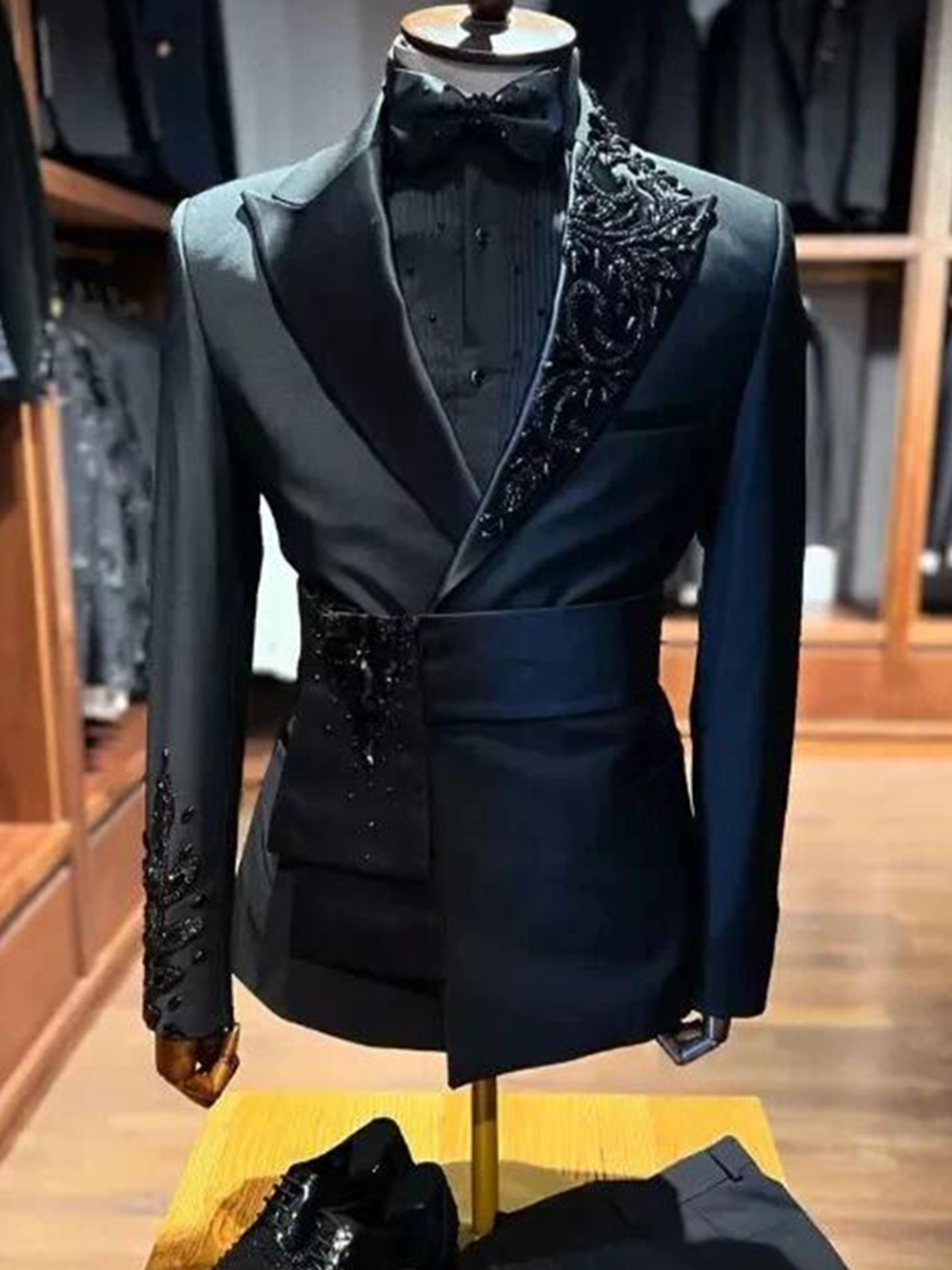 بدلات فاخرة للرجال بتصميم فريد - مراجعة Unique Men'S Formal Wear وسعره