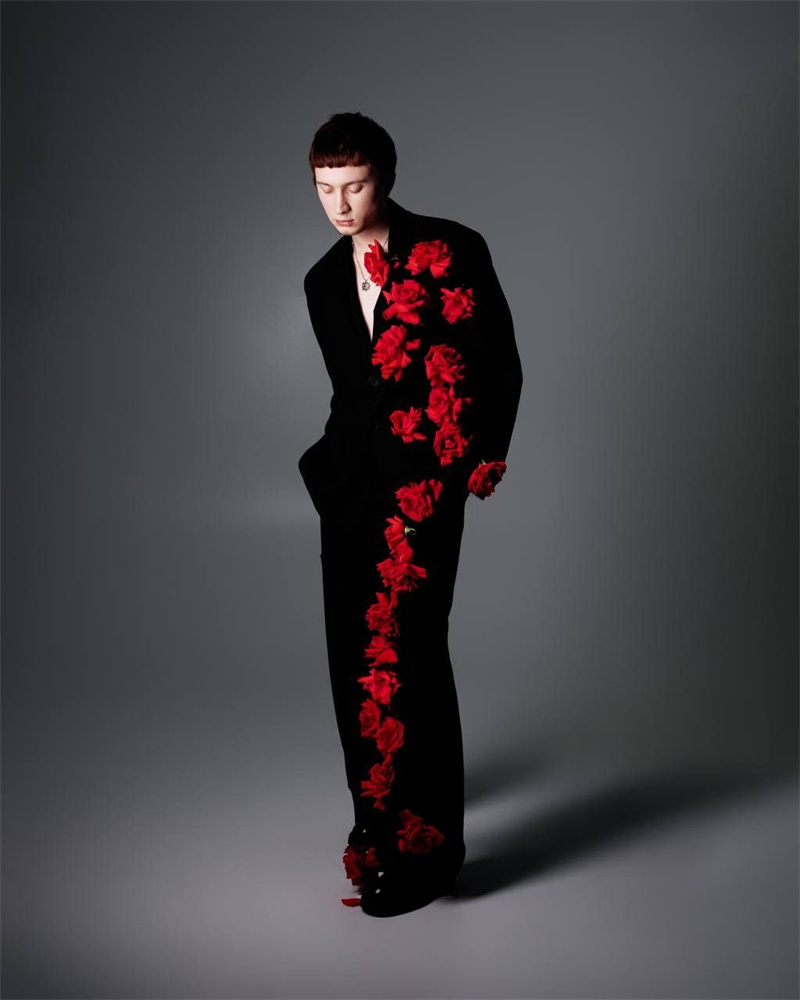 طقم بدلة رجالي أسود مصمم من قط - مراجعة Men Formal Wear Design وسعره