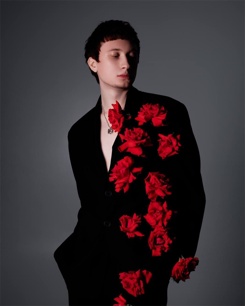 طقم بدلة رجالي أسود مصمم من قط - مراجعة Men Formal Wear Design وسعره