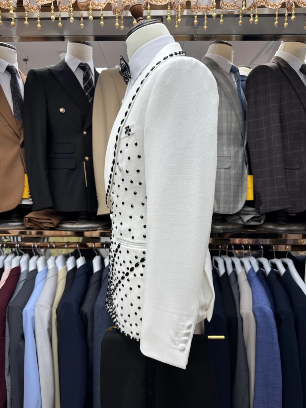 الأبيض العريس الرجال البدلة مج - مراجعة Men Formal Wear Black And White وسعره